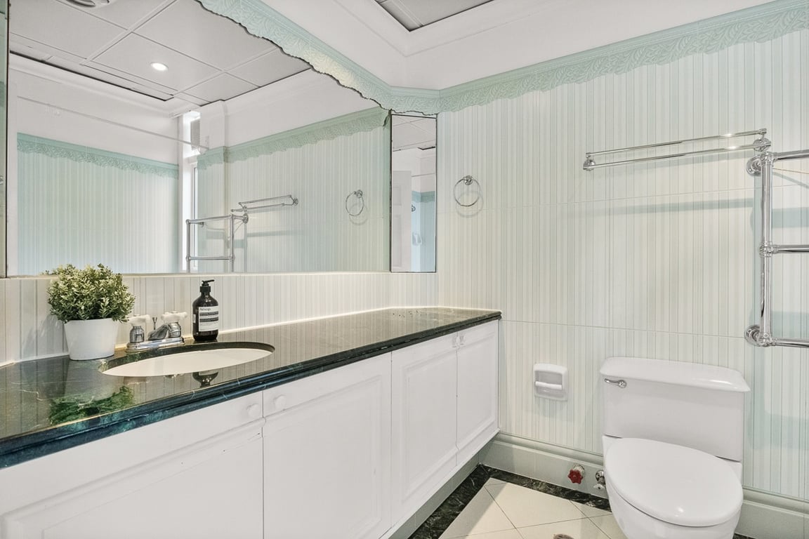 https://img.propertyraptor.com/cdn-cgi/imagedelivery/KD5bF_AFL0JDTbKLWF7z9g/ap8/ap8_001/hornet/prp/img/aa5205dbd39592a523e54fab88e5da8f-wtm.jpg/public