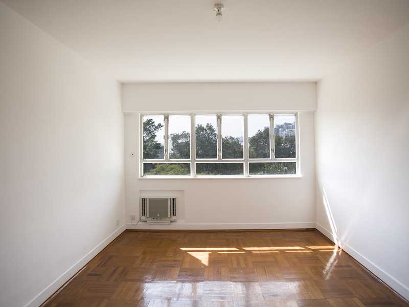 https://img.propertyraptor.com/cdn-cgi/imagedelivery/KD5bF_AFL0JDTbKLWF7z9g/ap8/ap8_001/hornet/prp/img/aa5e30c0184f7eee0871203a31fded79.jpg/public