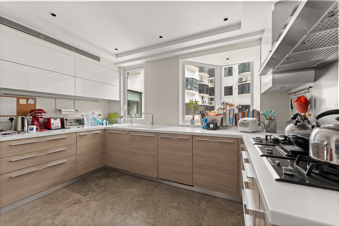 https://img.propertyraptor.com/cdn-cgi/imagedelivery/KD5bF_AFL0JDTbKLWF7z9g/ap8/ap8_001/hornet/prp/img/aa952982899b7631d1a6b766a78b5b41-wtm.jpg/public