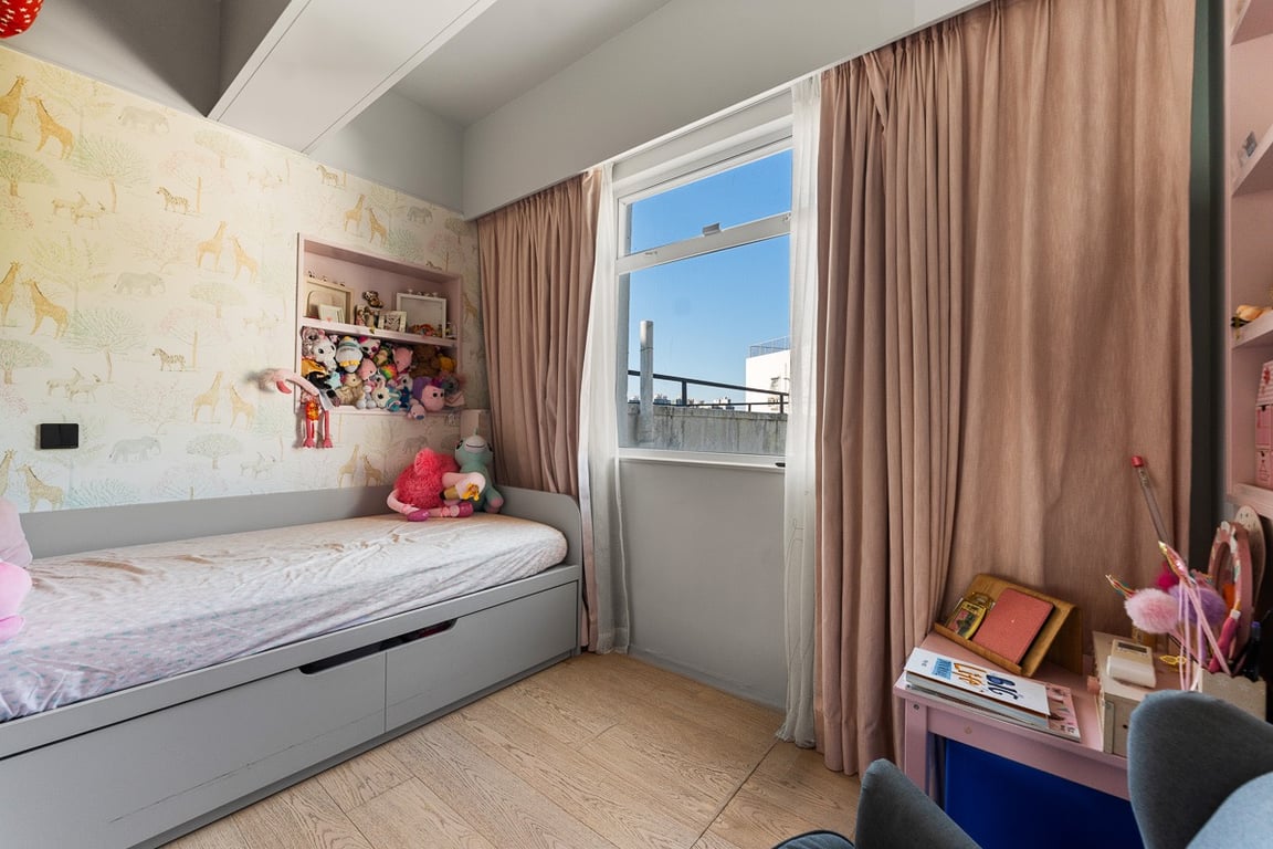 https://img.propertyraptor.com/cdn-cgi/imagedelivery/KD5bF_AFL0JDTbKLWF7z9g/ap8/ap8_001/hornet/prp/img/aa9e65793b43958a7b84bdaead9d8bf0-wtm.jpg/public