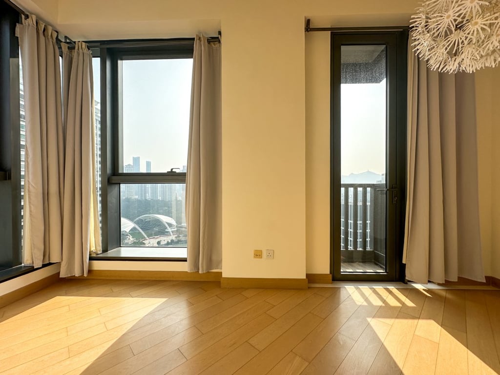 https://img.propertyraptor.com/cdn-cgi/imagedelivery/KD5bF_AFL0JDTbKLWF7z9g/ap8/ap8_001/hornet/prp/img/aaadc026c2e5dcd6541d8bacc0d21daf.jpg/public