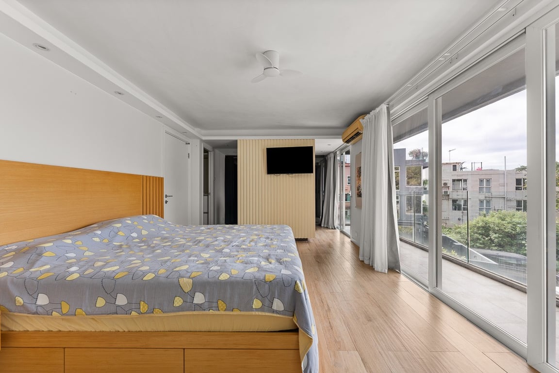https://img.propertyraptor.com/cdn-cgi/imagedelivery/KD5bF_AFL0JDTbKLWF7z9g/ap8/ap8_001/hornet/prp/img/aac081371d03e5eeaca84ef6ff921175-wtm.jpg/public