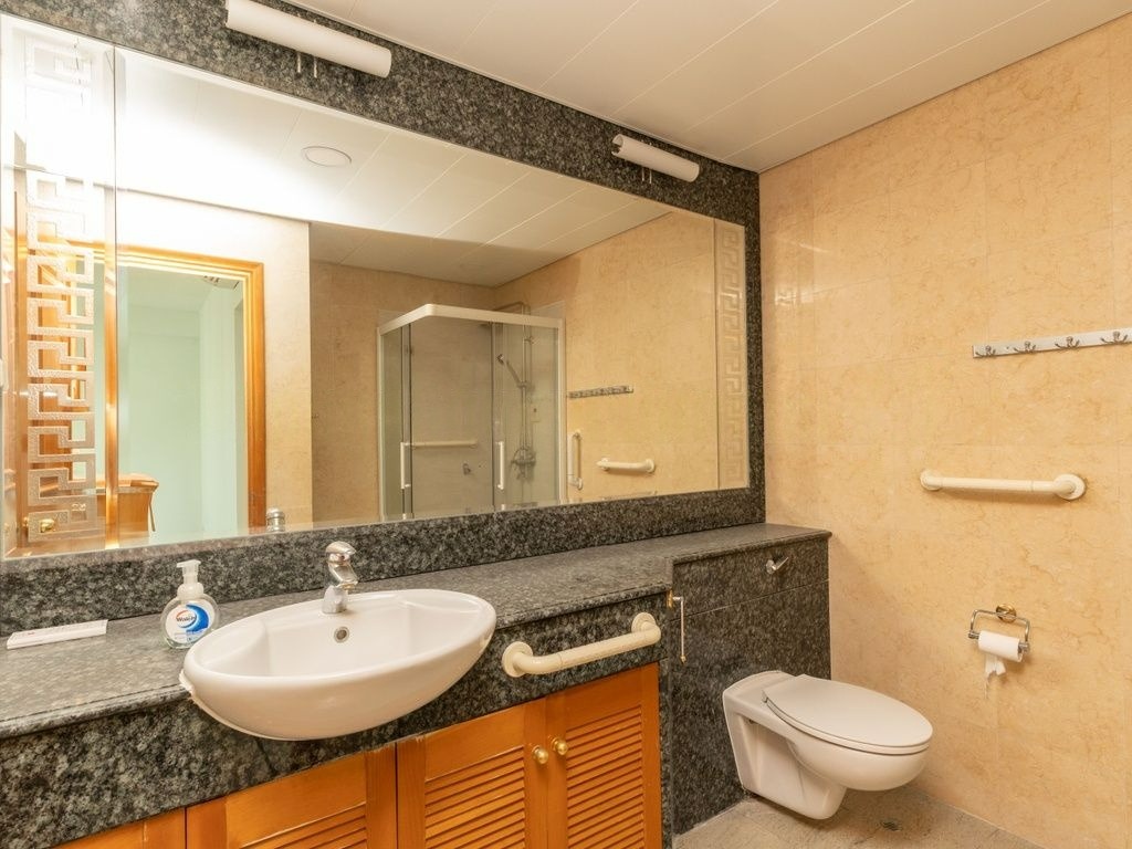 https://img.propertyraptor.com/cdn-cgi/imagedelivery/KD5bF_AFL0JDTbKLWF7z9g/ap8/ap8_001/hornet/prp/img/aadbe2db5b6a94a60f7852767d82f33c-wtm.jpg/public