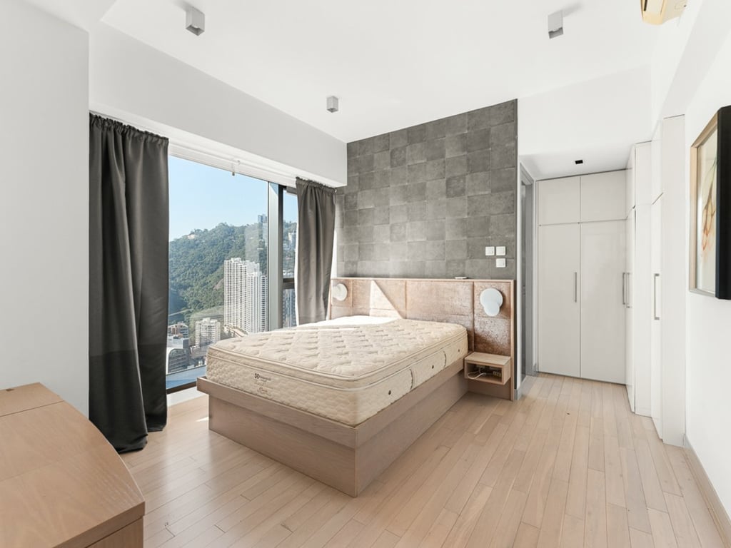 https://img.propertyraptor.com/cdn-cgi/imagedelivery/KD5bF_AFL0JDTbKLWF7z9g/ap8/ap8_001/hornet/prp/img/aaf188b7f8771066b52c8b635d7a4c19-wtm.jpg/public