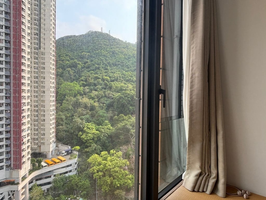 https://img.propertyraptor.com/cdn-cgi/imagedelivery/KD5bF_AFL0JDTbKLWF7z9g/ap8/ap8_001/hornet/prp/img/ab053edb5f227b3055a64bc317f63dd0-wtm.jpg/public