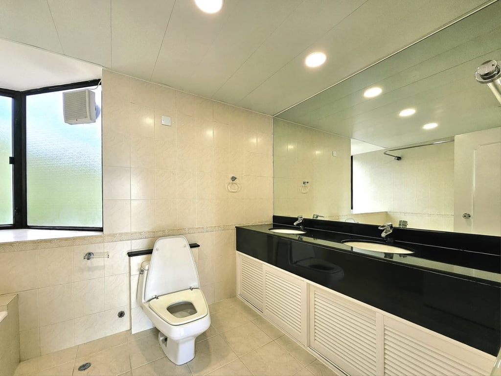 https://img.propertyraptor.com/cdn-cgi/imagedelivery/KD5bF_AFL0JDTbKLWF7z9g/ap8/ap8_001/hornet/prp/img/ab3f70b43acc58d2b6d72dc2445ed006-wtm.jpg/public