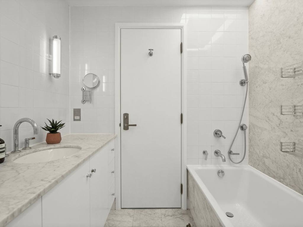 https://img.propertyraptor.com/cdn-cgi/imagedelivery/KD5bF_AFL0JDTbKLWF7z9g/ap8/ap8_001/hornet/prp/img/ab471ac6a27f35bc4f114cbb28095f42.jpg/public