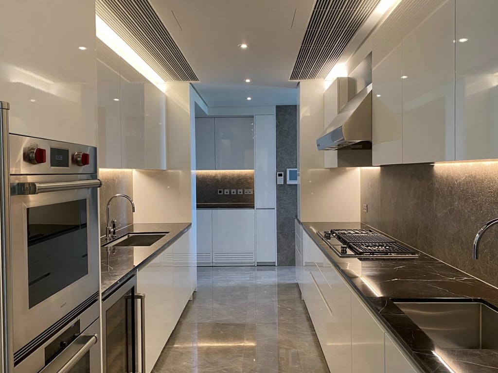 8 Deep Water Bay Drive Twr 2