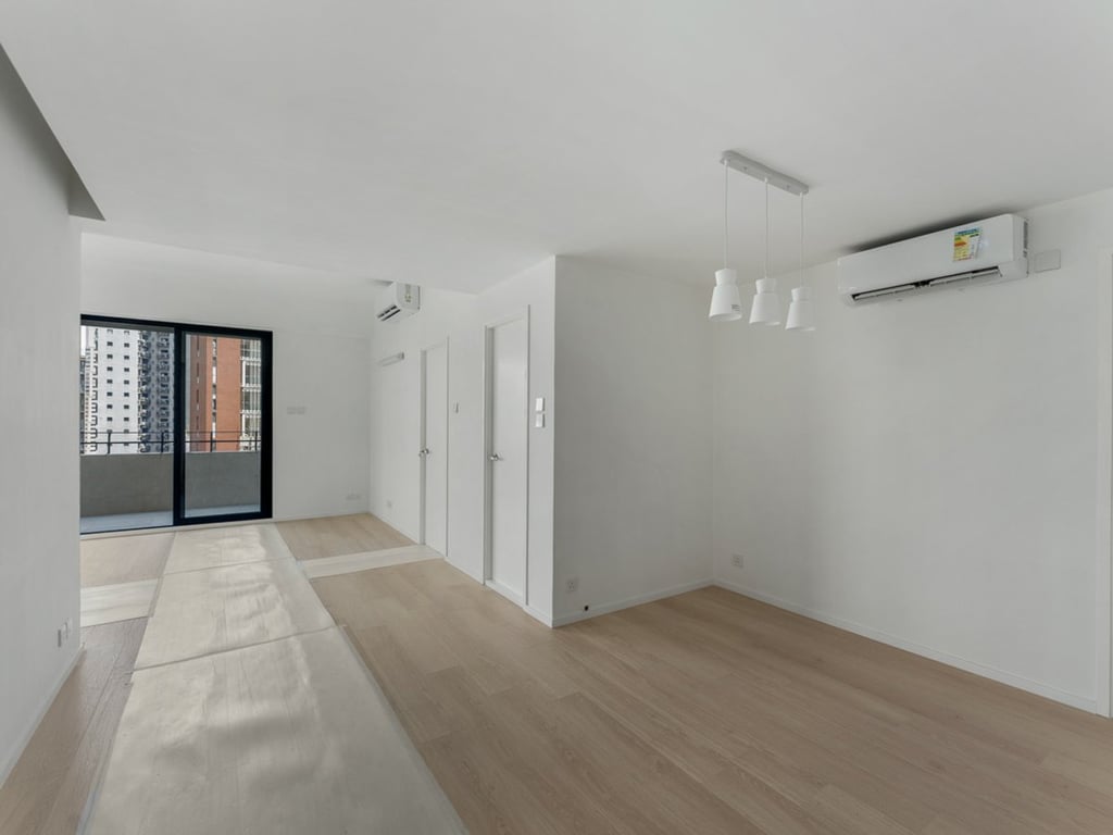 https://img.propertyraptor.com/cdn-cgi/imagedelivery/KD5bF_AFL0JDTbKLWF7z9g/ap8/ap8_001/hornet/prp/img/ab7d2f1215f4a7f7629b11a182bd321a.jpg/public