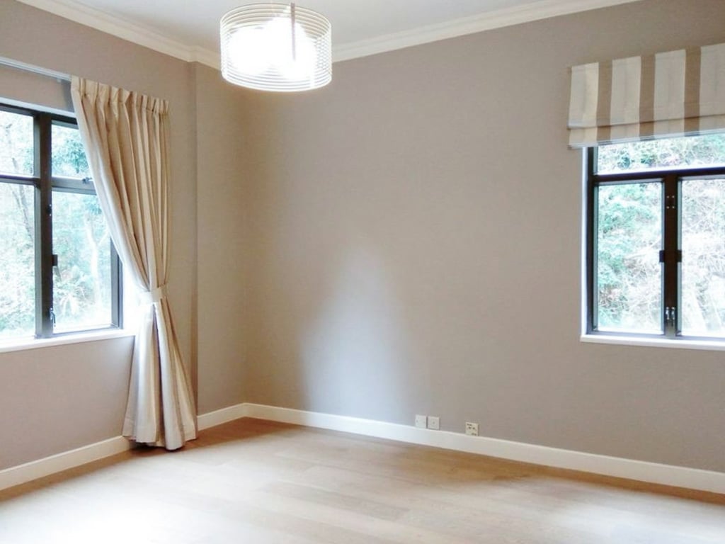 https://img.propertyraptor.com/cdn-cgi/imagedelivery/KD5bF_AFL0JDTbKLWF7z9g/ap8/ap8_001/hornet/prp/img/abda43c94ff751c42737393f093b695e.jpg/public