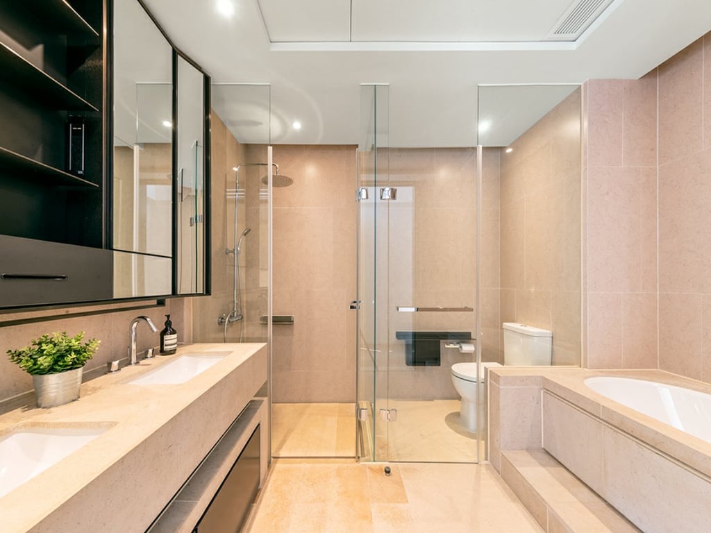 https://img.propertyraptor.com/cdn-cgi/imagedelivery/KD5bF_AFL0JDTbKLWF7z9g/ap8/ap8_001/hornet/prp/img/abefd2fb49d8184ad21af576b70dc466.jpg/public