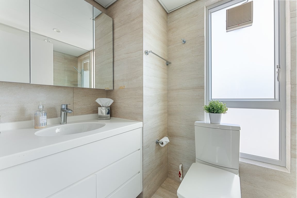 https://img.propertyraptor.com/cdn-cgi/imagedelivery/KD5bF_AFL0JDTbKLWF7z9g/ap8/ap8_001/hornet/prp/img/abfe91318b9aad2e514bcec135bfabbd-wtm.jpg/public