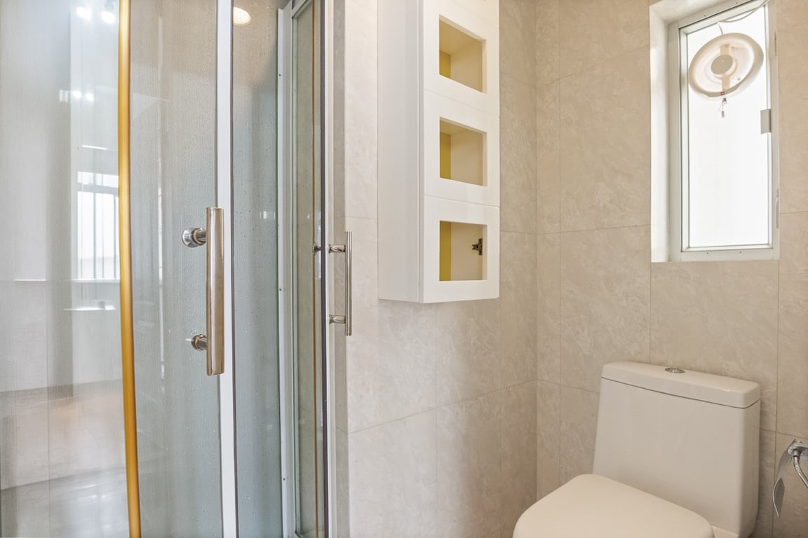 https://img.propertyraptor.com/cdn-cgi/imagedelivery/KD5bF_AFL0JDTbKLWF7z9g/ap8/ap8_001/hornet/prp/img/ac0f9f80490291a1a3bc577eac9a150f-wtm.jpg/public