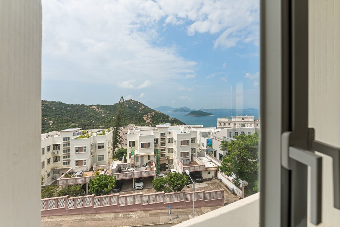 https://img.propertyraptor.com/cdn-cgi/imagedelivery/KD5bF_AFL0JDTbKLWF7z9g/ap8/ap8_001/hornet/prp/img/ac5f11fb19d4f9507573050a4c9c7c4b-wtm.jpg/public