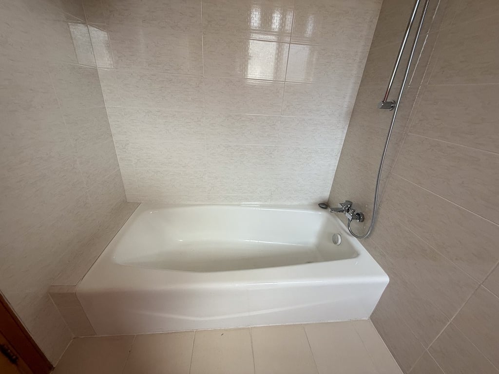 https://img.propertyraptor.com/cdn-cgi/imagedelivery/KD5bF_AFL0JDTbKLWF7z9g/ap8/ap8_001/hornet/prp/img/ac691130b56b8c643610d77dfa6370d4-wtm.jpg/public