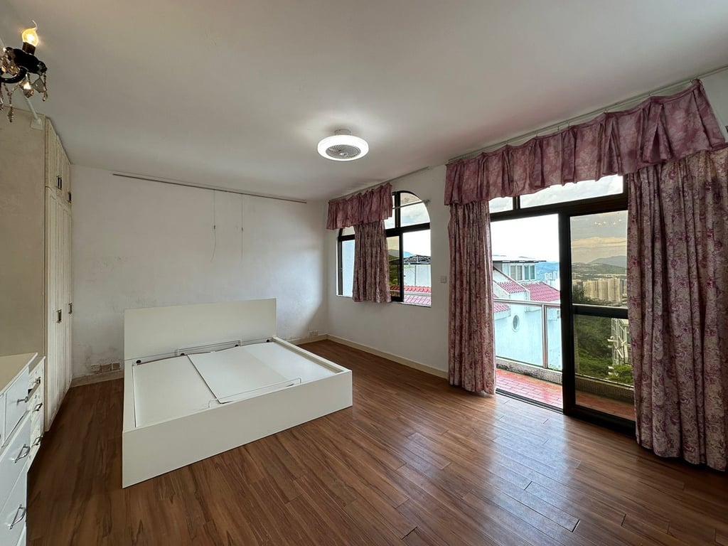 https://img.propertyraptor.com/cdn-cgi/imagedelivery/KD5bF_AFL0JDTbKLWF7z9g/ap8/ap8_001/hornet/prp/img/ac9de5062ea89403bfafc85af0a84b43-wtm.jpg/public