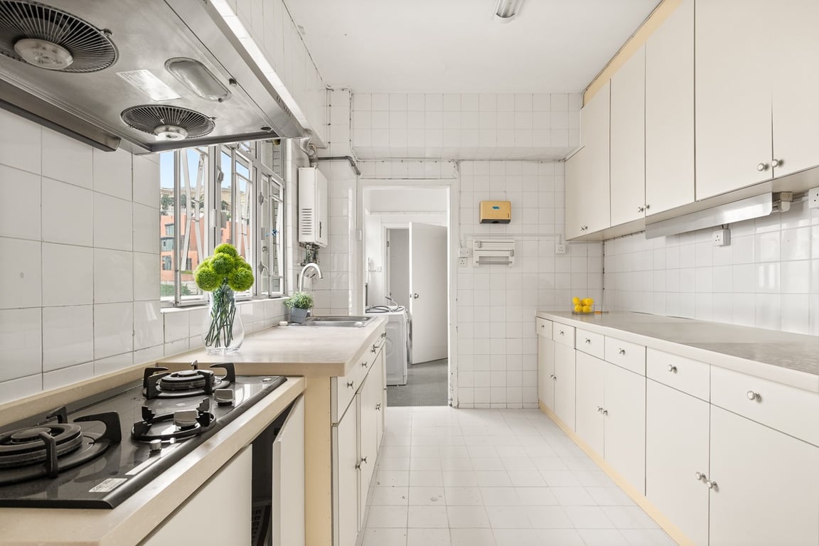 https://img.propertyraptor.com/cdn-cgi/imagedelivery/KD5bF_AFL0JDTbKLWF7z9g/ap8/ap8_001/hornet/prp/img/acab63919dc9be5cf5ca60fbce6236f5-wtm.jpg/public