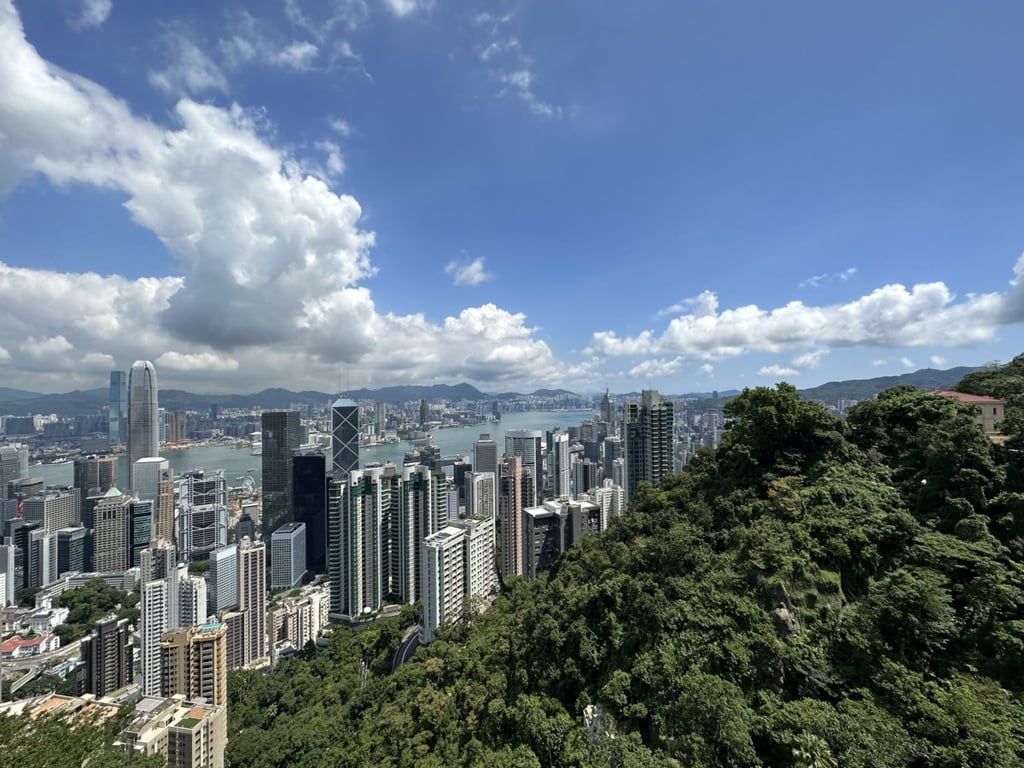 https://img.propertyraptor.com/cdn-cgi/imagedelivery/KD5bF_AFL0JDTbKLWF7z9g/ap8/ap8_001/hornet/prp/img/acac429f729c414479eb7bbe660e40c7.jpg/public