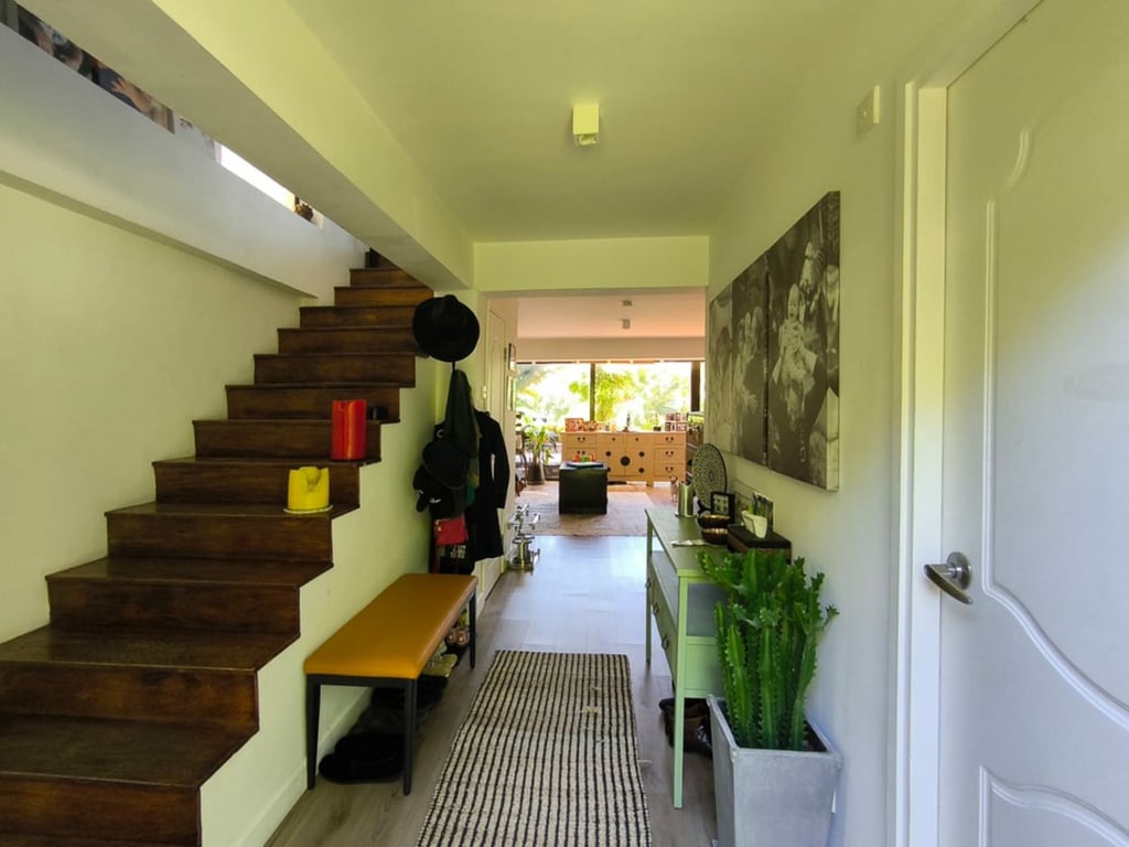 https://img.propertyraptor.com/cdn-cgi/imagedelivery/KD5bF_AFL0JDTbKLWF7z9g/ap8/ap8_001/hornet/prp/img/accbb1134c4691471b498ee39c295a16.jpg/public