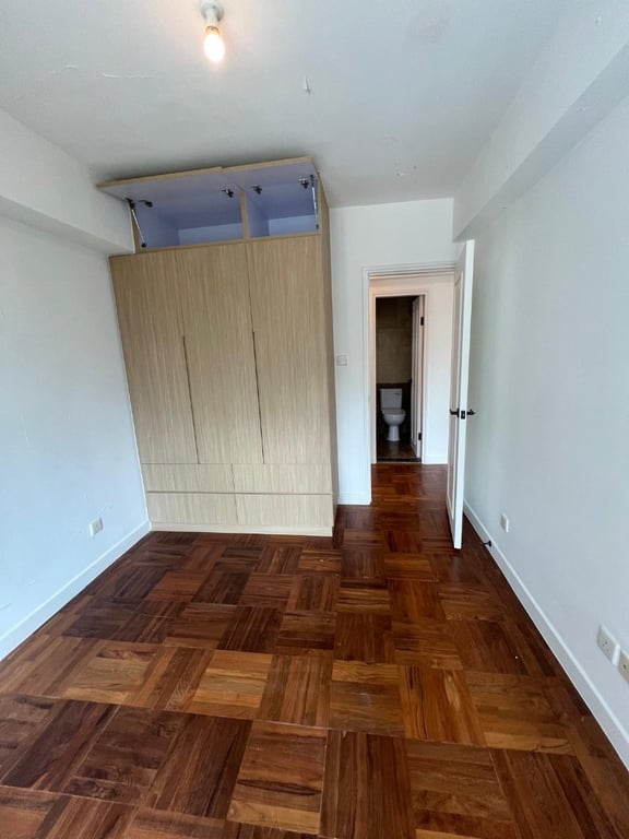 https://img.propertyraptor.com/cdn-cgi/imagedelivery/KD5bF_AFL0JDTbKLWF7z9g/ap8/ap8_001/hornet/prp/img/acd068853ac970b366590fcd670149cd-wtm.jpg/public