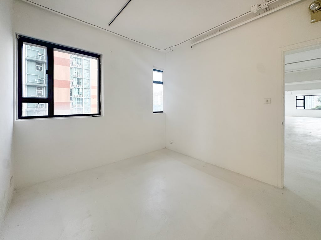 https://img.propertyraptor.com/cdn-cgi/imagedelivery/KD5bF_AFL0JDTbKLWF7z9g/ap8/ap8_001/hornet/prp/img/acea076c279efbbb9225f9083fb45641-wtm.jpg/public