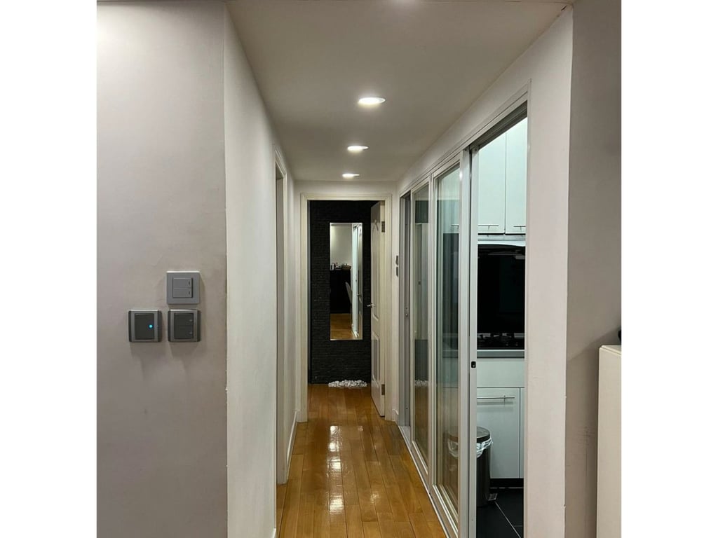 https://img.propertyraptor.com/cdn-cgi/imagedelivery/KD5bF_AFL0JDTbKLWF7z9g/ap8/ap8_001/hornet/prp/img/acfe4e04204d2a4c2c1c9881042cdb26.jpg/public