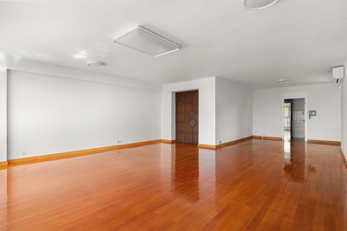 https://img.propertyraptor.com/cdn-cgi/imagedelivery/KD5bF_AFL0JDTbKLWF7z9g/ap8/ap8_001/hornet/prp/img/ad648e872868eccf5130268b49a73ea0-wtm.jpg/public