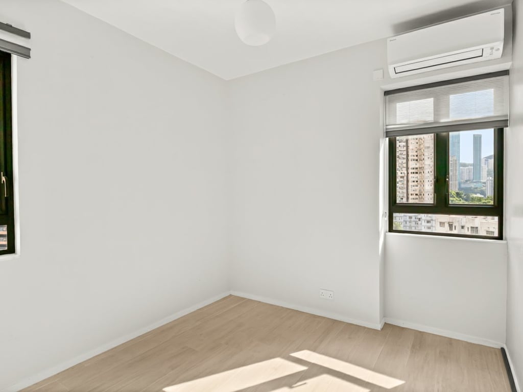 https://img.propertyraptor.com/cdn-cgi/imagedelivery/KD5bF_AFL0JDTbKLWF7z9g/ap8/ap8_001/hornet/prp/img/ad774cd2e0a8f533fc436067bb340e0b-wtm.jpg/public