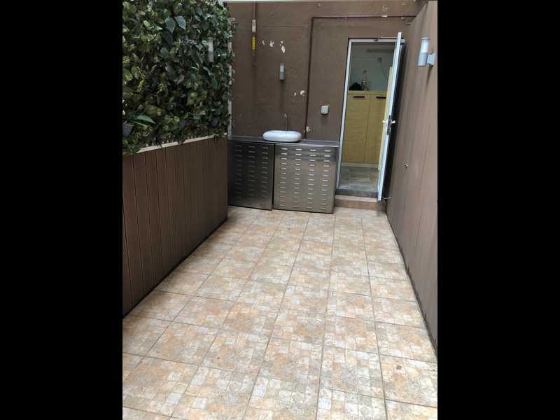 https://img.propertyraptor.com/cdn-cgi/imagedelivery/KD5bF_AFL0JDTbKLWF7z9g/ap8/ap8_001/hornet/prp/img/ad82e437f544e87d8a9109f090e38c79.jpg/public