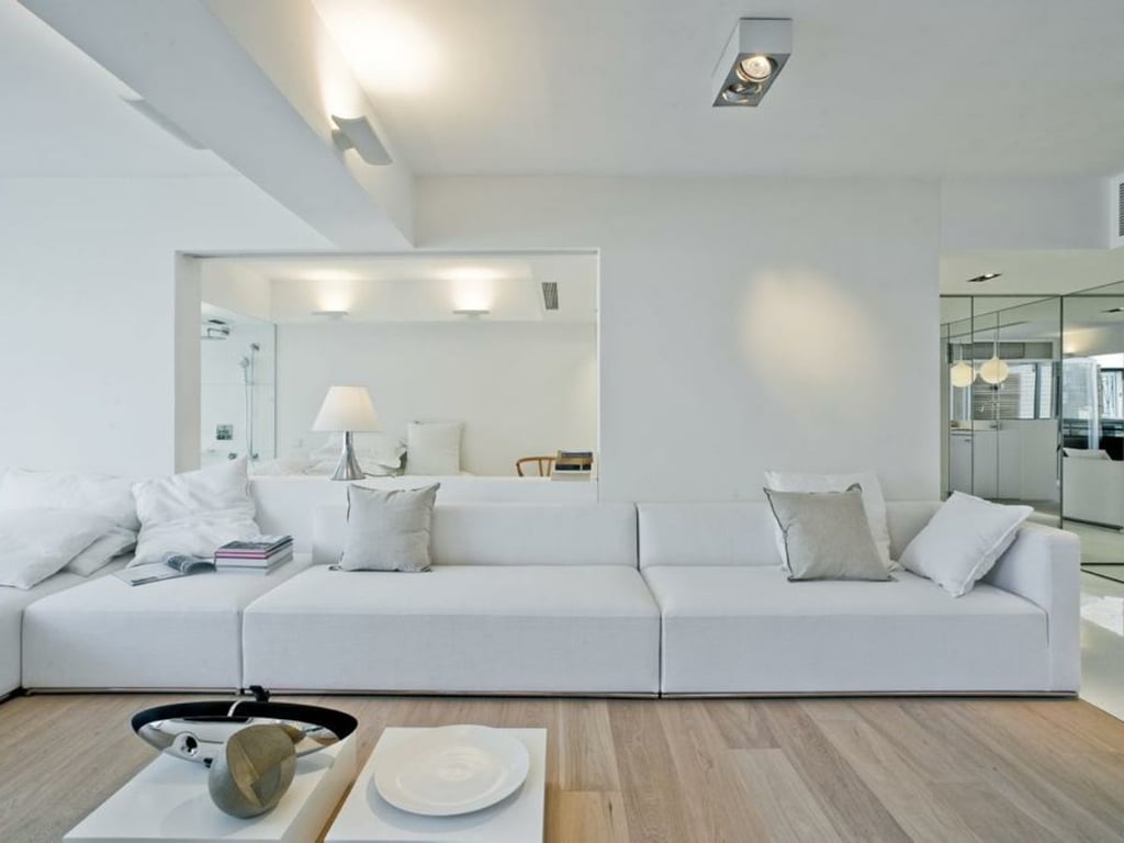 https://img.propertyraptor.com/cdn-cgi/imagedelivery/KD5bF_AFL0JDTbKLWF7z9g/ap8/ap8_001/hornet/prp/img/ad9340fb3063d03e95f43f5cfe2b57cb.jpg/public