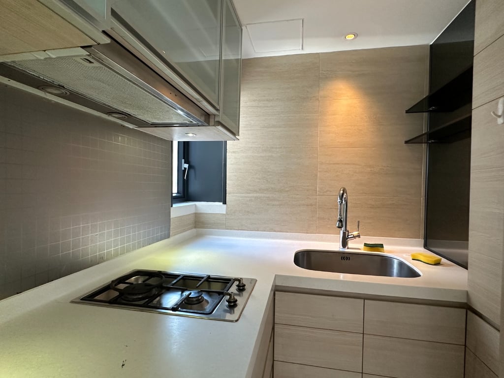 https://img.propertyraptor.com/cdn-cgi/imagedelivery/KD5bF_AFL0JDTbKLWF7z9g/ap8/ap8_001/hornet/prp/img/adab9e380fbbcf45522d2e888e8f4b16-wtm.jpg/public
