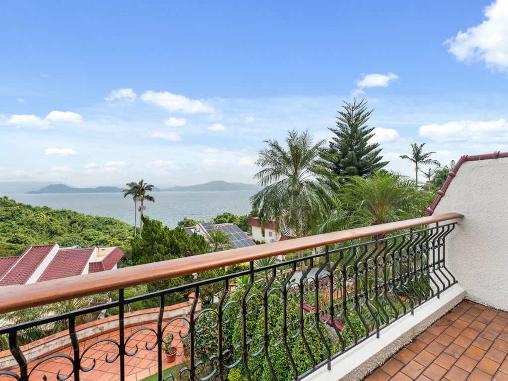 https://img.propertyraptor.com/cdn-cgi/imagedelivery/KD5bF_AFL0JDTbKLWF7z9g/ap8/ap8_001/hornet/prp/img/adbbd80908b47515d1397377c1812662.jpg/public