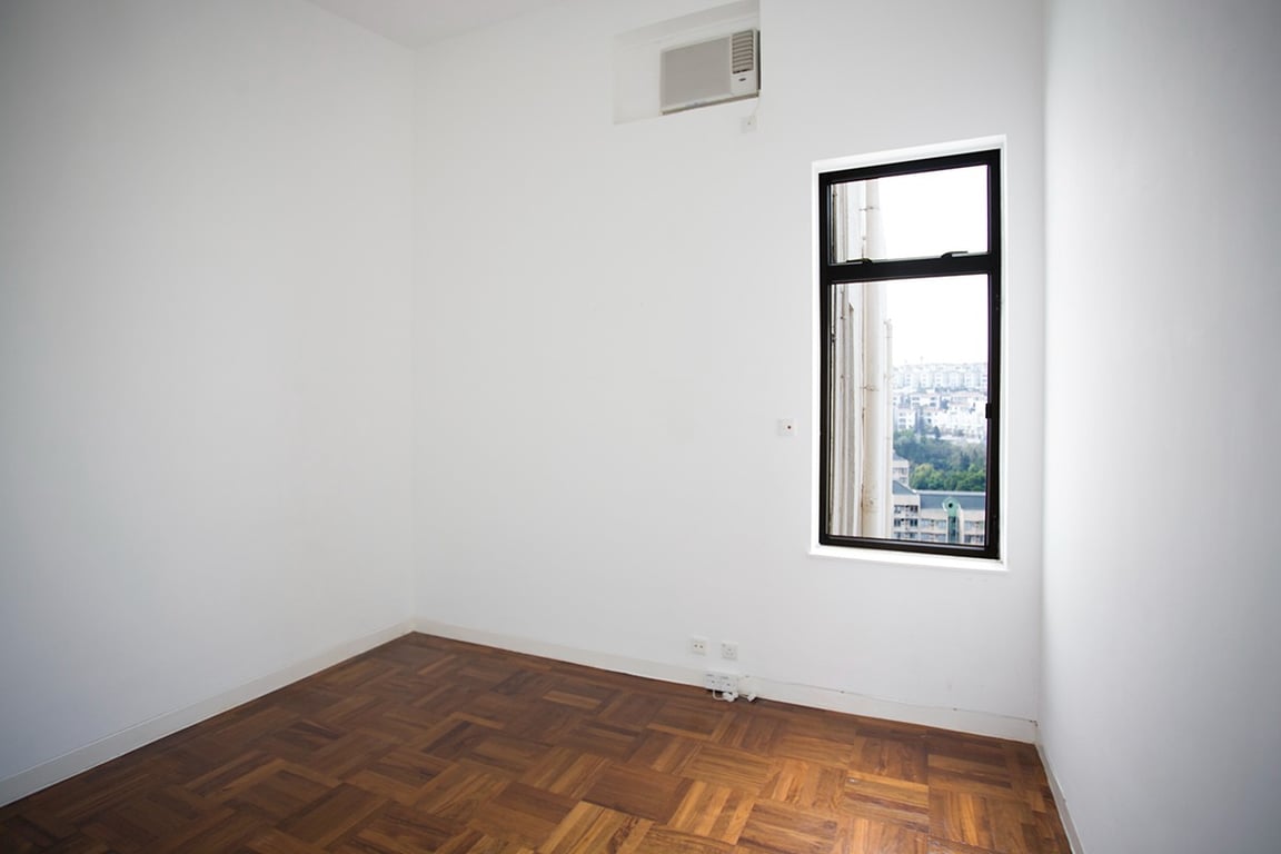 https://img.propertyraptor.com/cdn-cgi/imagedelivery/KD5bF_AFL0JDTbKLWF7z9g/ap8/ap8_001/hornet/prp/img/adc0cd13f6f5a6af66a98d8b5ca38e57-wtm.jpg/public