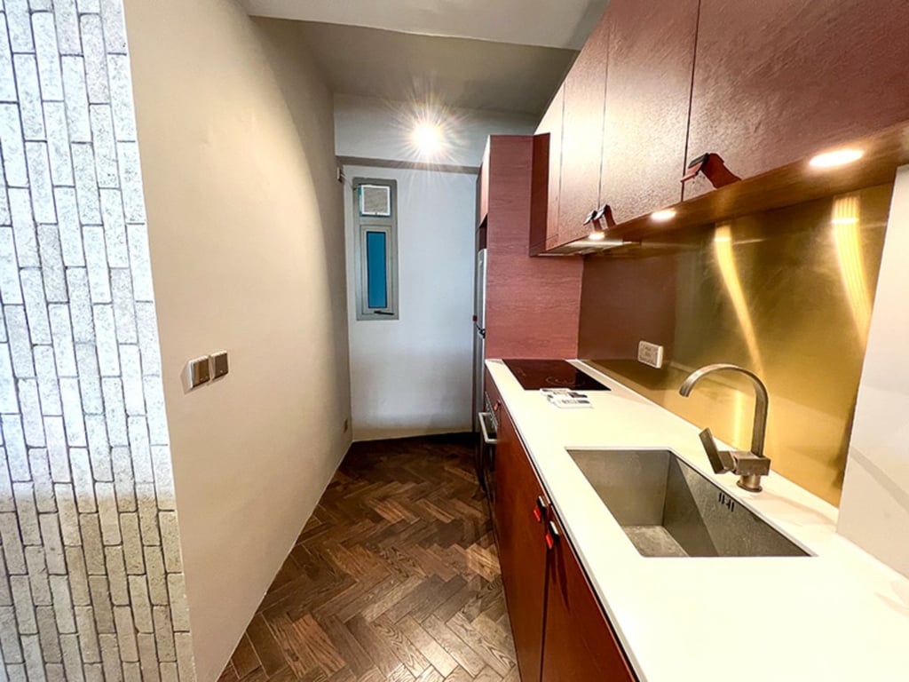 https://img.propertyraptor.com/cdn-cgi/imagedelivery/KD5bF_AFL0JDTbKLWF7z9g/ap8/ap8_001/hornet/prp/img/add2ec15f040005bde4bd8a52daf32e1.jpg/public