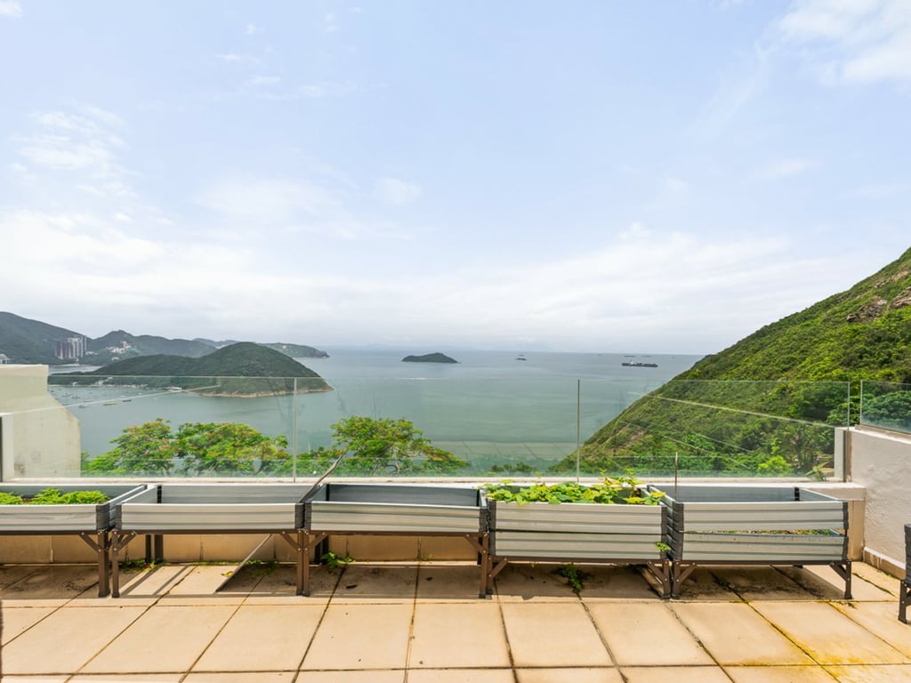 https://img.propertyraptor.com/cdn-cgi/imagedelivery/KD5bF_AFL0JDTbKLWF7z9g/ap8/ap8_001/hornet/prp/img/ae0cf394192ecb1b3fb4c1b5f5050b3a.jpg/public