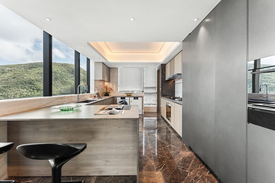 https://img.propertyraptor.com/cdn-cgi/imagedelivery/KD5bF_AFL0JDTbKLWF7z9g/ap8/ap8_001/hornet/prp/img/ae13525e61069490b94ccc4882382568-wtm.jpg/public