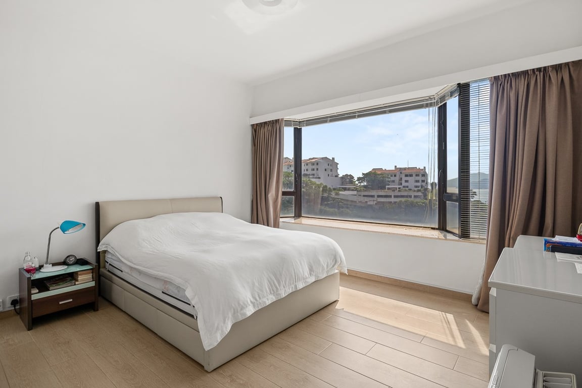 https://img.propertyraptor.com/cdn-cgi/imagedelivery/KD5bF_AFL0JDTbKLWF7z9g/ap8/ap8_001/hornet/prp/img/ae2bdac7b42faa3339e8f8de4bb7510b-wtm.jpg/public