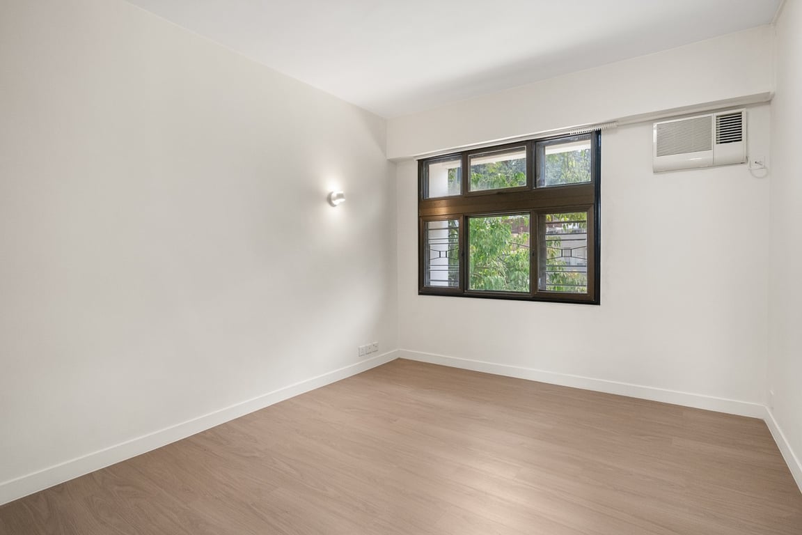 https://img.propertyraptor.com/cdn-cgi/imagedelivery/KD5bF_AFL0JDTbKLWF7z9g/ap8/ap8_001/hornet/prp/img/ae415dc7e792a2dc3bfb051c84a52eed-wtm.jpg/public