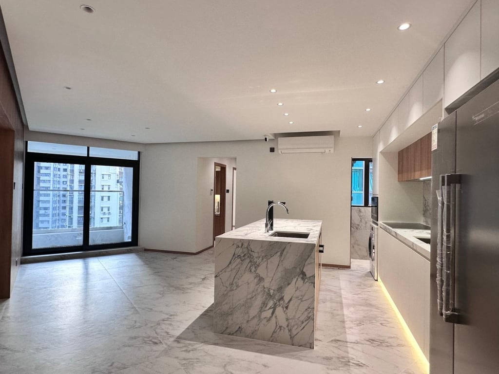 https://img.propertyraptor.com/cdn-cgi/imagedelivery/KD5bF_AFL0JDTbKLWF7z9g/ap8/ap8_001/hornet/prp/img/ae9dd76668addd388c87656be0befb81-wtm.jpg/public