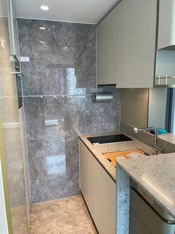 https://img.propertyraptor.com/cdn-cgi/imagedelivery/KD5bF_AFL0JDTbKLWF7z9g/ap8/ap8_001/hornet/prp/img/aea58d8817b71fb609d56e8741334988-wtm.jpg/public