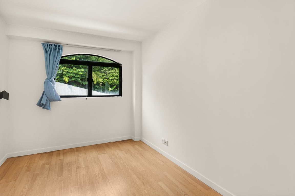 https://img.propertyraptor.com/cdn-cgi/imagedelivery/KD5bF_AFL0JDTbKLWF7z9g/ap8/ap8_001/hornet/prp/img/aeaa24fe69a96f8039383970e3c2abe3-wtm.jpg/public