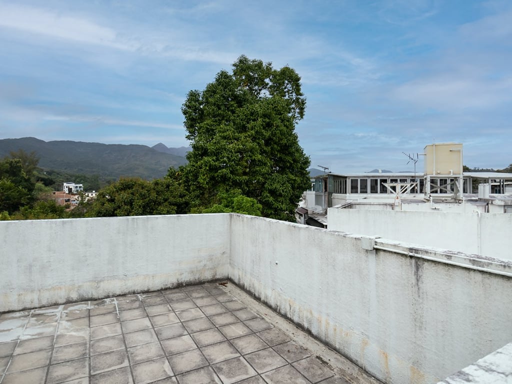 https://img.propertyraptor.com/cdn-cgi/imagedelivery/KD5bF_AFL0JDTbKLWF7z9g/ap8/ap8_001/hornet/prp/img/aeb6de01d99ca3359bd9c07240053b14.jpg/public