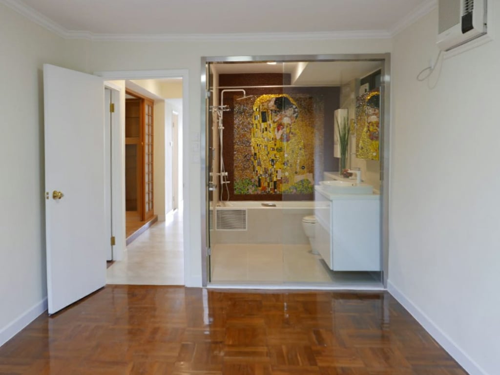 https://img.propertyraptor.com/cdn-cgi/imagedelivery/KD5bF_AFL0JDTbKLWF7z9g/ap8/ap8_001/hornet/prp/img/aee6effb4889aa8a1b33e06bf1e1a4dc.jpg/public