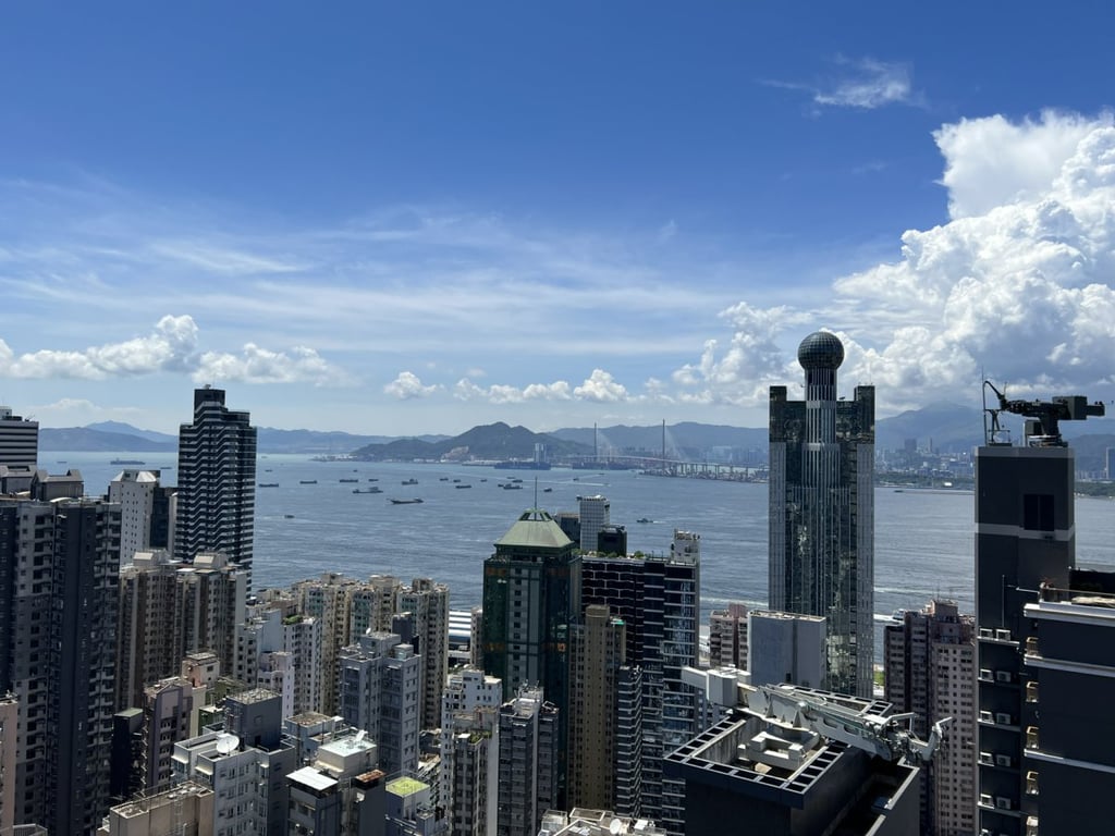 https://img.propertyraptor.com/cdn-cgi/imagedelivery/KD5bF_AFL0JDTbKLWF7z9g/ap8/ap8_001/hornet/prp/img/af16db4c7057184b0a9401c59059e707.jpg/public