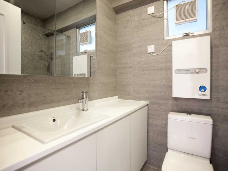 https://img.propertyraptor.com/cdn-cgi/imagedelivery/KD5bF_AFL0JDTbKLWF7z9g/ap8/ap8_001/hornet/prp/img/af38dca60c3c92ba468f1d2e8d5fa356.jpg/public