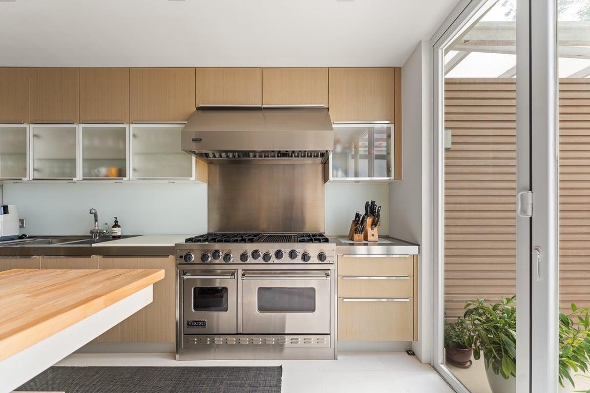 https://img.propertyraptor.com/cdn-cgi/imagedelivery/KD5bF_AFL0JDTbKLWF7z9g/ap8/ap8_001/hornet/prp/img/af445741b476a76f855e1a01ccac0538-wtm.jpg/public