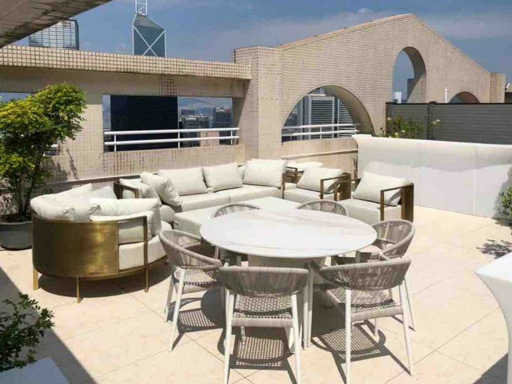 https://img.propertyraptor.com/cdn-cgi/imagedelivery/KD5bF_AFL0JDTbKLWF7z9g/ap8/ap8_001/hornet/prp/img/af9a28473afda2f00e01cf4314fe235e.jpg/public