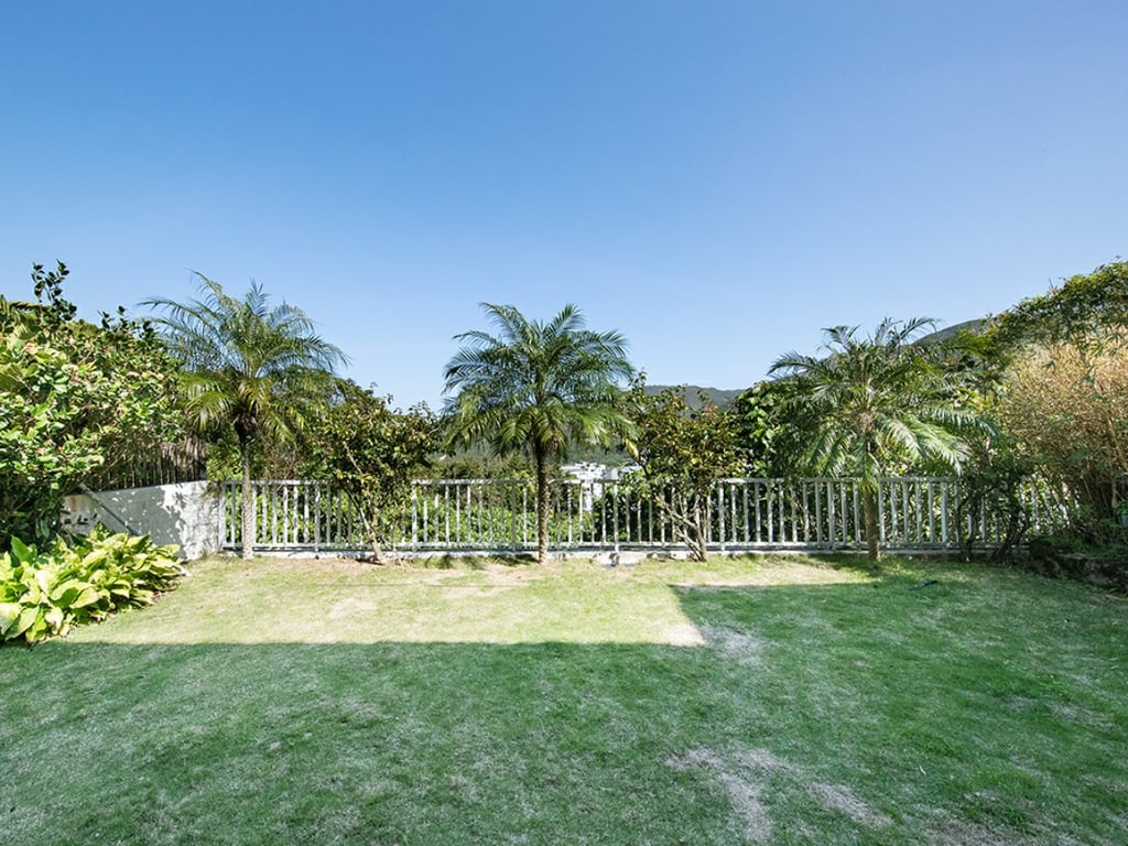 https://img.propertyraptor.com/cdn-cgi/imagedelivery/KD5bF_AFL0JDTbKLWF7z9g/ap8/ap8_001/hornet/prp/img/b01b19373a26b65a2abfebf0e36b027f.jpg/public