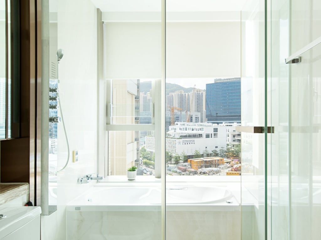 https://img.propertyraptor.com/cdn-cgi/imagedelivery/KD5bF_AFL0JDTbKLWF7z9g/ap8/ap8_001/hornet/prp/img/b01f1fdc57d04e987a51337e04f0d79b.jpg/public