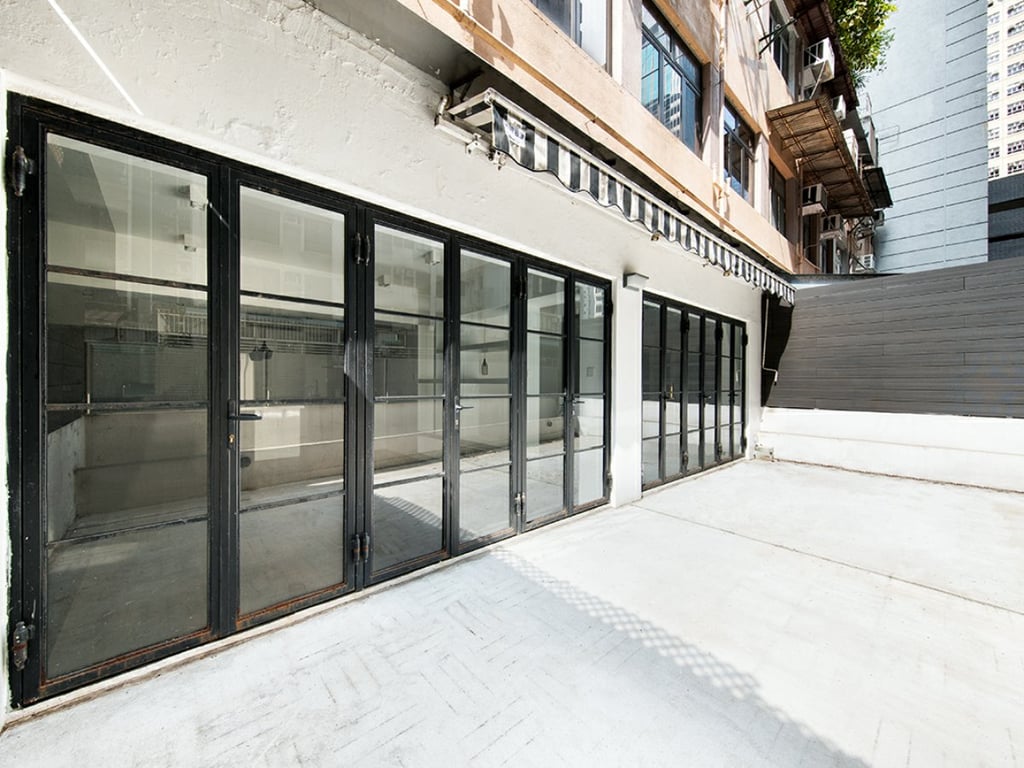 https://img.propertyraptor.com/cdn-cgi/imagedelivery/KD5bF_AFL0JDTbKLWF7z9g/ap8/ap8_001/hornet/prp/img/b0517f3e742d6a57f8284752cfea62c0.jpg/public
